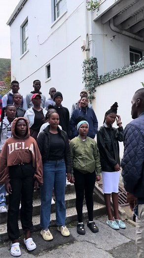Heartwarming Flash Mob Choir Performance in Cape Town