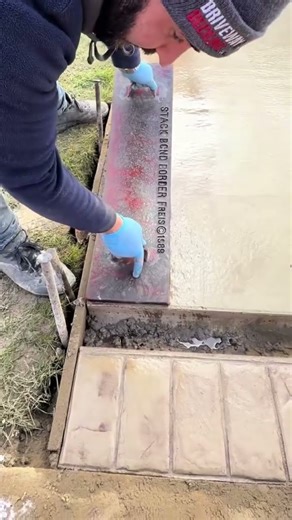 print brick texture on the floor
