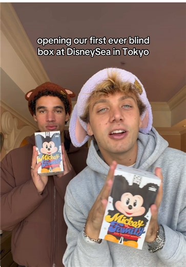 idk how i feel about goofy @SHEA DURAZZO #tokyodisneyland #tokyo #disneysea