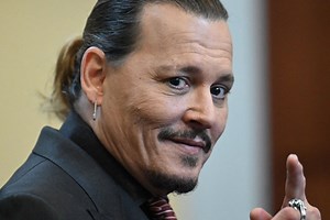 Johnny Depp se afeitó la barba y se ve irreconocible