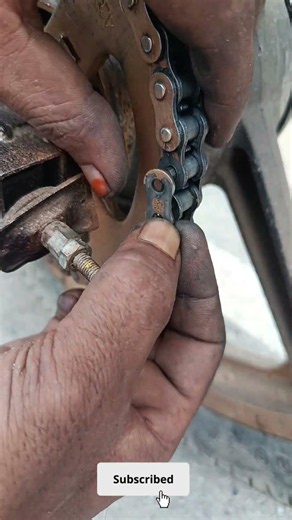 Easy Hack,! ☑️💯 DIY Motorcycle Super Chain Joint Strong Fix Using Only a Screwdriver | Mechanic 🧰✔️