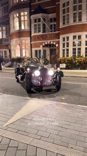 vintage cars in London at night 🏁 📍 @vintagelondonrally #vintagecar #classiccar | Jonny's Garage