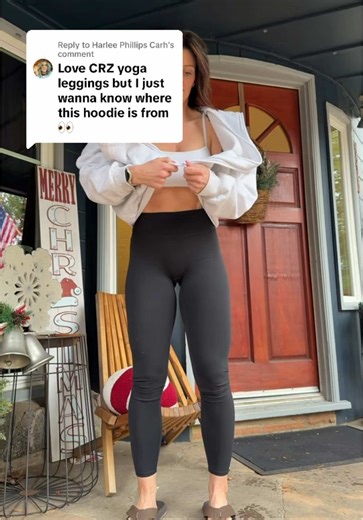 Replying to @Harlee Phillips Carh tried linking the hoodie but wouldn’t let me so here’s a video with the link. This is the storm color and I’m 5’5 wearing an extra small. My true to size is a Small 🤗#hoodie #womensclothing