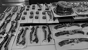  Hayabusa 99-21 En Stock . Otro Diseño De Red Line Design  La única compañía que puedes confiar ya que somos los manufactureros de nuestra collection . ￼ Redlinecyclez.Com | Redlinecyclez.com | Facebook