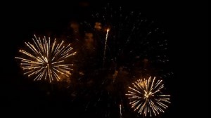 Amazing fireworks footage 4k resolution and loopable. it includes transparency matte, plus You can use the add or screen blend mode to add the fireworks to your footage. Perfect for dvd menus, motions
