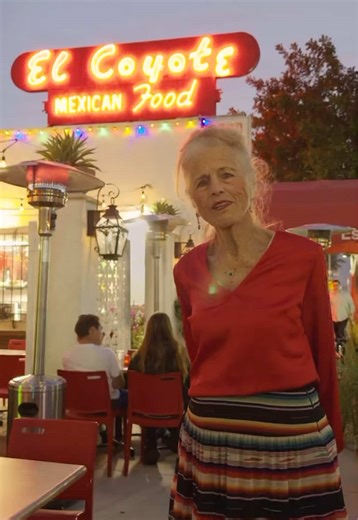 It’s been in her family for 95 years. And it still feels like it. #ElCoyote is a Hollywood institution where life happens. Birthdays, first dates, family dinners, the same booths people keep coming back to. Order: • Enchiladas • Chips and salsa • Don’t skip the sauce Local Favorites — Fairfax 📍El Coyote 7312 Beverly Blvd, Los Angeles