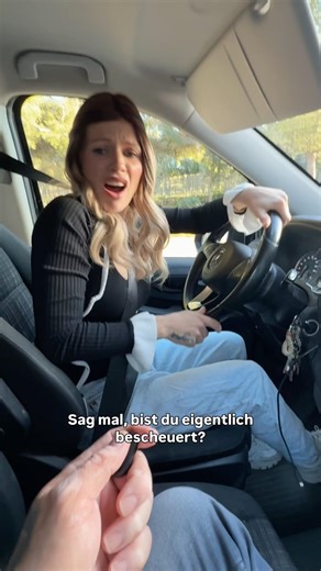 Wenn der Beifahrer Plötz die falsche Fernbedienung benutzt 😂 #comedyshorts #couplecomedy