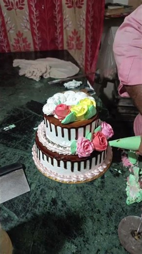 Step cake banaya hai #cake #howtomakecakecreamathome