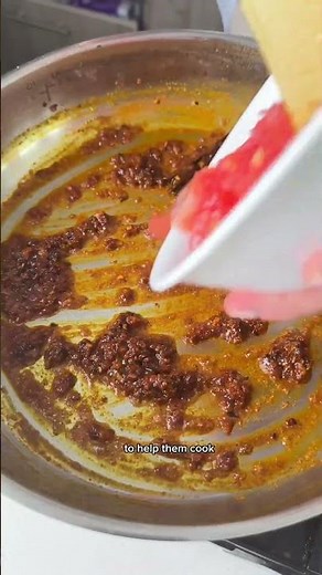 SHRIMP CURRY (30-MINUTE RECIPE WITH COCONUT MILK)