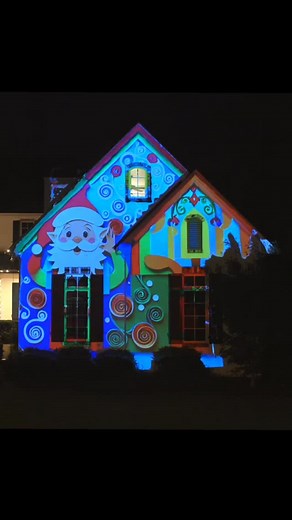 Which Santa do we like?? 🎅🏻 | Illumibot