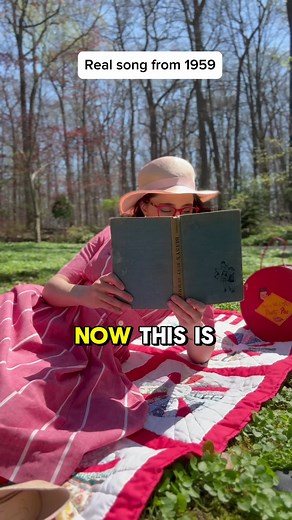 The only song for lying in a bed of clover. A lovely march curtesy of the one and only Rusty Warren. Roll me over in the clover. @RustyWarrenKnockersUp #vintage #1940s #1950s #1960s #spring #brokenrecords