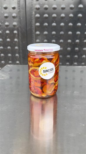 ‎مقدوس Sun Code… الطعم الأصيل يلي بيرجعك ع أيام الضيعة 🤍 ‎مسقي بمية اللِبوة، ومحشي جوز طبيعي 100% 🌰 ‎مرطبان بـ 3$ بس وبكفيك لفترة طويلة 👌 ‎طبيعي، صحي، وطعم ما بينتسى 😋 ‎جرّبه مرة… وحتطلبه كل مرة 🤍 Sun Code Maqdous… authentic taste straight from the village 🤍 Soaked in Labbweh water and stuffed with premium walnuts 🌰 Only $3 per jar and it lasts you for a long time 👌 Natural, healthy, and unforgettable taste 😋 One try and you’ll be hooked 🤍 #SunCode #مقدوس #LebaneseFood #AuthenticTaste 