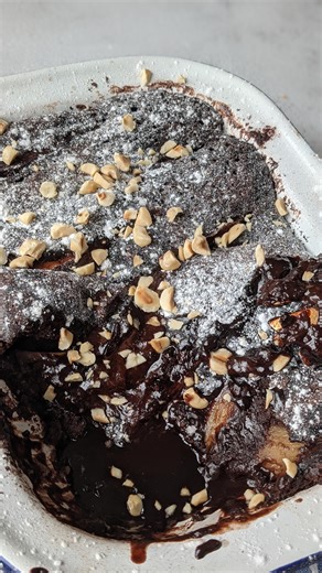 The Greedy Model | Ooey gooey pear & chocolate pudding of DREAMS! Soft pears, crunchy hazelnuts, melty chocolate, this is something everyone is going to love... | Instagram