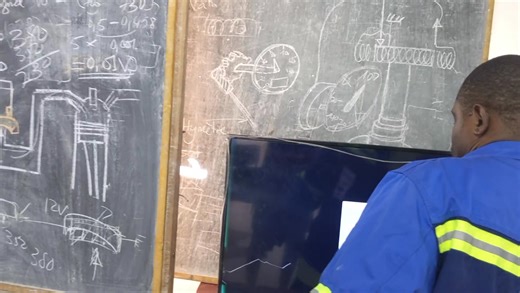 1ère partie, Comprendre le fonctionnement du capteur de pression absolue Map ce dernier utilise les lois de physique, piézoresistivité et le pont de Wheatstone, si tu souhaites connaître davantage inscris-toi maintenant en ligne ou presentielle Au CFP mecatronique Duvalier automobile . Les inscriptions sont ouvertes tous les jours. Contactez nous via WhatsApp au 00237 6 73 08 39 33 | Duvalier automobile