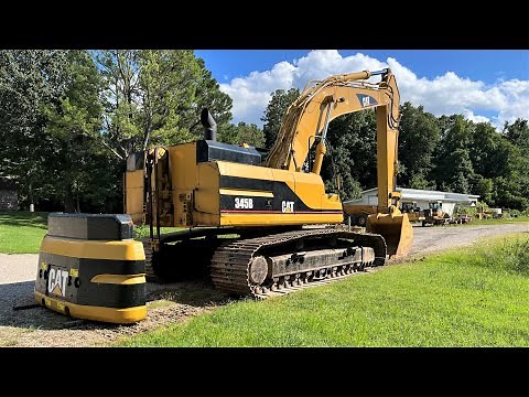 Removing a 17,000 Pound Counterweight - Caterpillar 345B Series II Excavator
