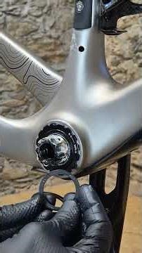 2/5. Gravel 2x12. Montaż korby Sram Rival DUB i suportu T47.