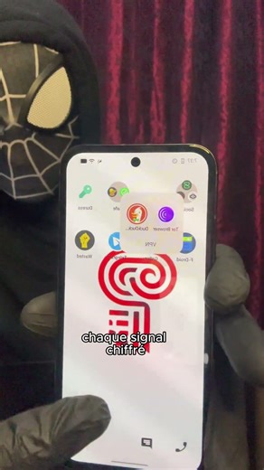 Un téléphone qui cache tes secrets 😳 #polocom #telephonechiffré #appareilchiffré