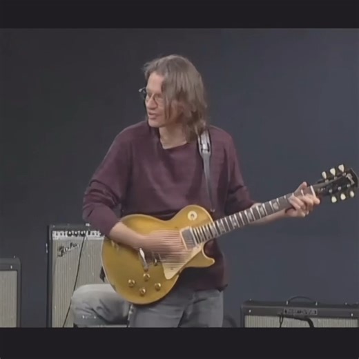 126K views · 2K reactions | Robben Ford - The Art of Blues Clip #01  A taste of Robben Ford’s soulful blues phrasing from The Art of Blues series. Smooth tone, tasteful licks, and deep feel—classic blues mastery in action. #RobbenFord #BluesGuitar #GuitarLesson #TheArtOfBlues #GuitarSolo #SoulfulGuitar #JazzBlues #GuitarTechnique #ElectricBlues #GuitarReels #GuitarShorts #BluesGuitarist #GuitarInspiration | Rock & Metal School Of Music | Facebook