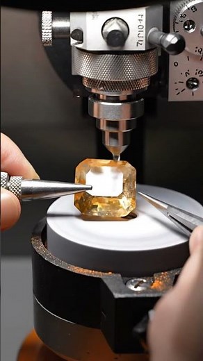 How Raw Topaz are Found in Nature #gemquality #preciousstones #gemstones