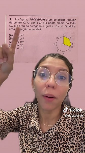 Cálculo da Área de um Octógono Regular e Triângulos