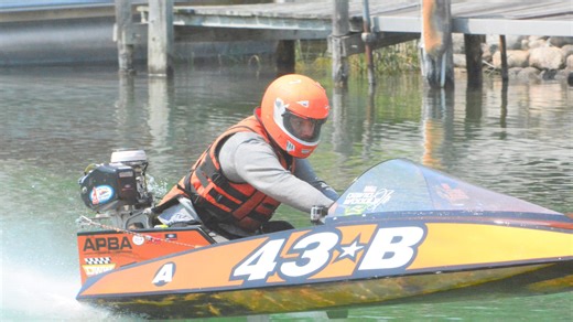 WATCH: Boat racers on Cheboygan River during Top O'Michigan Outboard Marathon nationals