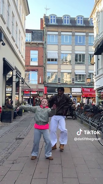 🤎💖😍🤗Finally, we did it together on the street with cute 😍 @rose.destiny.20 DC:🧠me #copenhagen #reels #denmark #street #happiness #view @yemialade
