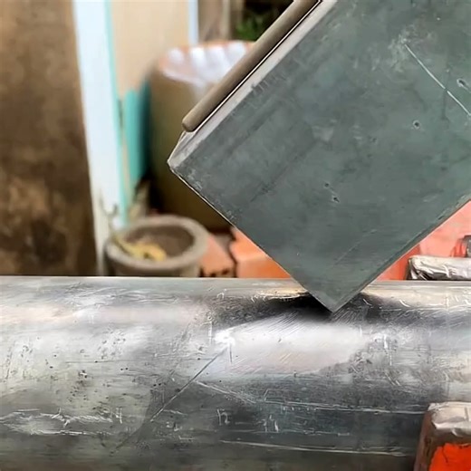 Even professional welders don't teach you how to cut 45 degree pipes properly #welder #cutting #weldingcreativeandcrafts | Welding Creative & Crafts