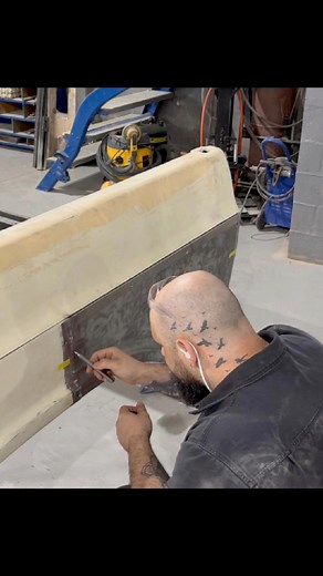 331K views · 3.7K reactions | Substituição de parte da lateral da caçamba *sim, precisava substituir; *sim, a que a gente colocou estava melhor; *sim, foram feitos os reparos antes de substituir; *sim, foi feito o tratamento adequado na parte interna; #billmetalwork #carrepair #funilaria #restauração #restoration #restauracion #latoneria #carroceria | Bill Metal Work | Facebook