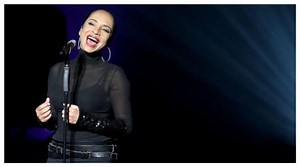 'The Best of Sade' Hits Top 10 on R&B Albums Chart | EURweb | Black News, Culture, Entertainment & More