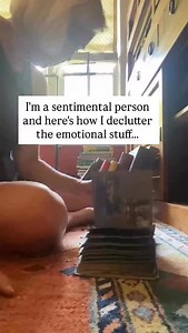 Mindshift Alert ⚠️ 👇🏻 When I declutter I don’t purge, I curate 🤩 The truth is I am a sentimental person and I DO keep things that remind me of memories, people and places. I just don’t keep EVERYTHING. And when I recognize that I don’t feel the same about something that I used to – I LET IT GO. And I’m happier for it 😊💕 When you approach some hard decluttering, like a dead parent’s things, your grown kids’ stuff or your own memories – think of yourself as a curator of memories and only keep