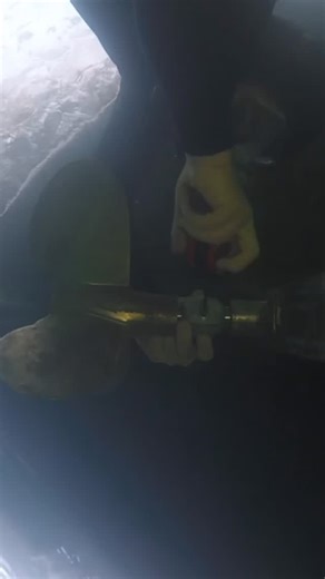 Obsessive Compulsive Divers on Instagram: "Had a curious tarpon watching as I installed this sacrificial shaft anode. #liveaboard #floridakeys #tarponfishing #marathonflorida #underwater"