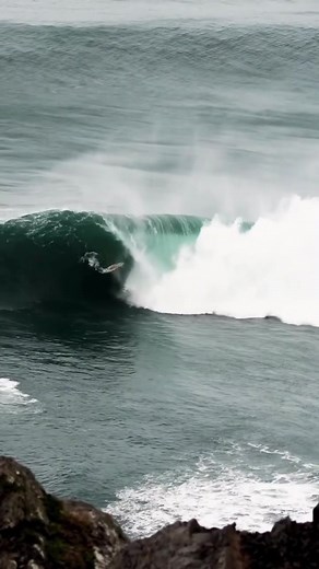 The worst place at the worst time 🤯 he must have taken a pounding! 🔨💨🌊 #fyp #barrelled #sea #bigwave #surf #surfing