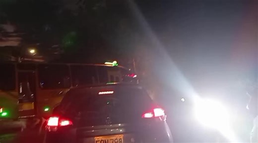 Lo Que Pasa En Bucaramanga y Colombia.com on Instagram: "Comuna 14 barrio Morrorico barrio Limoncitos vía principal, La problemática es que llevan varios días sin el servicio del agua"