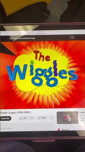 The Wiggles Bee and Flower/The Wiggles Fireworks (1999/1997)