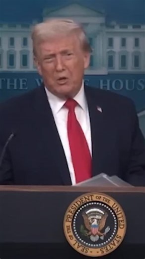 SophiaAs27 on Instagram: "Donald Trump provoque la controverse en déclarant que la Somalie n’a jamais été un pays #donaltrump #davos #somalie"