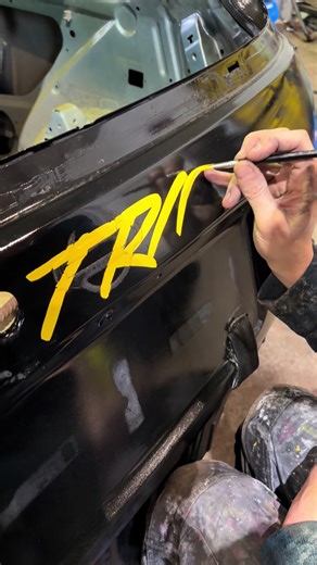 Lettering Techniques for Transport Signwriting