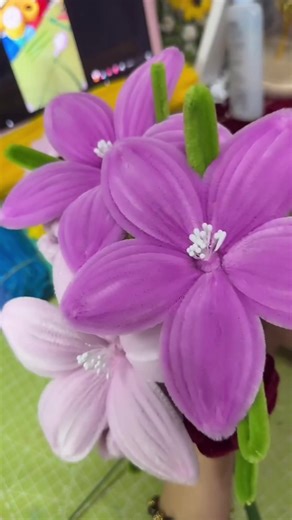 Create Stunning Bulky Lily Flowers with Fuzzy Wire