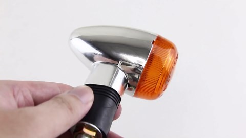 Universal 2pcs Motorcycle Turn Signals Chrome Bullet Front Rear Lights Compatible with Harley Honda Suzuki Yamaha Kawasaki Motorcycle Cruiser Bobber Chopper