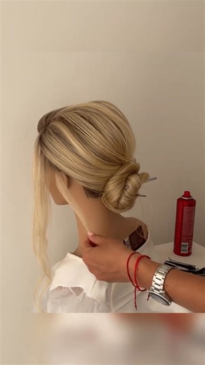 Beautiful and easy bun tutorial #beautycare #beautytips #cutegirl #prettygirl #fyp #beautyandthebeast #outfit #beautybloggers #viral #beauty #pretty #beautyblog #cute #love | Andrava Nita