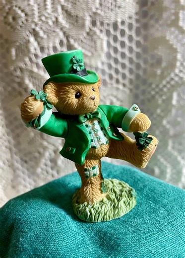 Cherished Teddies Pat Figurine / Irish Leprechaun Bear / St. Patrick's Day Decor / 2004 Priscilla Hillman / Shamrock Clover - Etsy