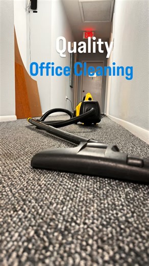 ✨ Does your office need cleaning? At CL Services & Solutions, we treat every space as if it were our own. From spotless desks to sparkling common areas, we create a clean, organized, and productive environment for your team. ✅ Regular and deep cleaning ✅ Disinfection of high-touch areas ✅ Details that make all the difference ✅ Flexible scheduling to suit your company’s needs Because a clean place inspires better ideas. 📲 Get a quote today and schedule your professional service. #servicescleanin