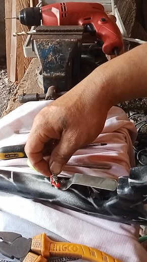 Installing rubber bungee to shooting line anchor #spearfishing #fishing #spearfishingphilippines #spearfishingworld #johncarlojasminruiz #fbreelsfypシ゚viralfbreelsfypシ゚viral #fbreels2025ツ #fbreelsfypシ゚viralシ #reelschallengereelschallenge #reelsvideoシ #reelsviralシ #reelsviralシfb #reelsfbシ #reelsfypシ #reelschallenge #reelsvideo #reelsviral | John Carlo Jasmin Ruiz