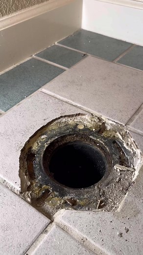 1.5M views · 23K reactions | setting a toilet with an Oatey set rite flange extension kit | Evan Berns | Facebook