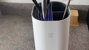 Knife block sanitizes utensils with UV light and a dryer for the high-tech home cook