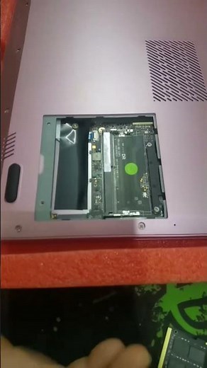 H15パソコンのメモリスティックの取り外しと取り付けの操作方法