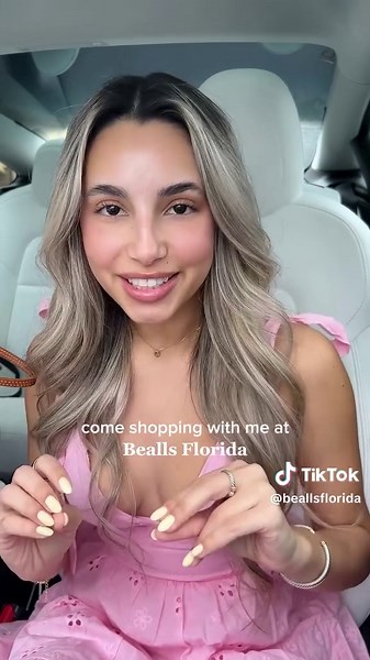 @gabrielaxgomez picked out the cutest outfit at her local Bealls Florida! #beallsflorida #ootd #fashion