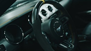 A groundbreaking solution for the challenge of increasingly soft car paints. We have developed a truly innovative formula that enhances surface hardness by up to 5 points! Where lies the secret? 💎 In the carefully controlled size and spherical shape of our nanodiamond particles. The activated surface structures of these nanodiamonds allow them to electrostatically bind to other coating ingredients and the surface itself, forming an exceptionally robust protective layer. Attention CQ PRO & CQ FR