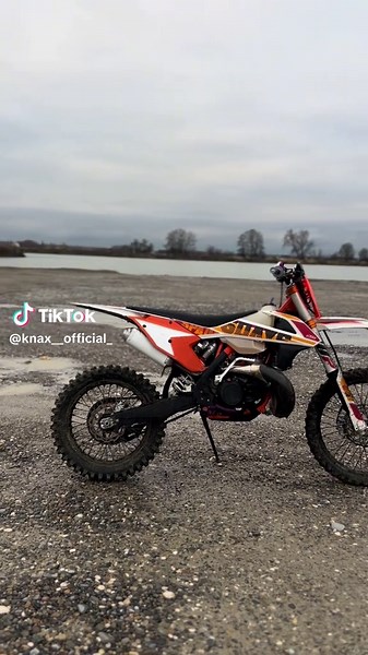 Die endurozeit kommt wieder. #ktm #ktmexc #ktmexc300 #2strokes #ktmlover #2takt #grenzgaenger #4stroke #hardenduro #cross #ktmsx300 #endurocross #endurobike