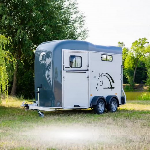 The NEW Touring XL is here! 🫶#horse #horsetrailers #chevalliberte #touringxl #horses #bighorsetrailer #horseandpony #horsetrailerwithtackroom