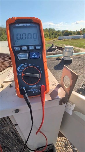 Don't miss this one... The know it alls on FB told me a megger is not used for this purpose and I'm a hack. Well here it is in living color, a megger is not just for checking motors and compressors. Its purpose is to test insulation integrity, any wire can be tested but please avoid anything attached to electronics. I actually started using this trick initially with the Supco M500 and realized how many problems you can find, for example: carbon tracking. On this test I'm using the Klein Tools ET